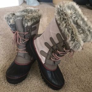 Khombu lace up winter boot